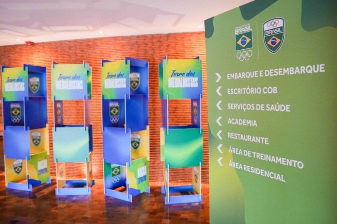 Há dois espaços voltados para celebrar os medalhistas: além do contador de conquistas, o COB montou torres para adicionar fotos de quem subir ao pódio    