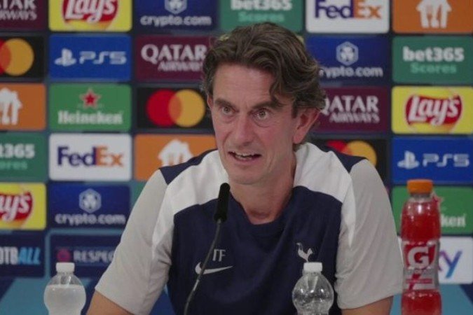 Thomas Frank durante entrevista coletiva na véspera da final da Supercopa da Europa - (crédito: Foto: Reprodução) Thomas Frank durante entrevista coletiva na véspera da final da Supercopa da Europa - (crédito: Foto: Reprodução)