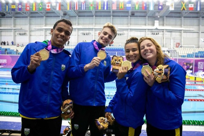 Vibração da equipe brasileira do 4x100m medley misto