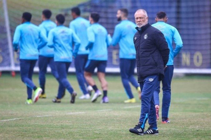Inicialmente, Mano resistiu à pressão no Grêmio pelo desempenho e resultados negativos -  (crédito: Foto: Lucas Uebel / Gremio FBPA)