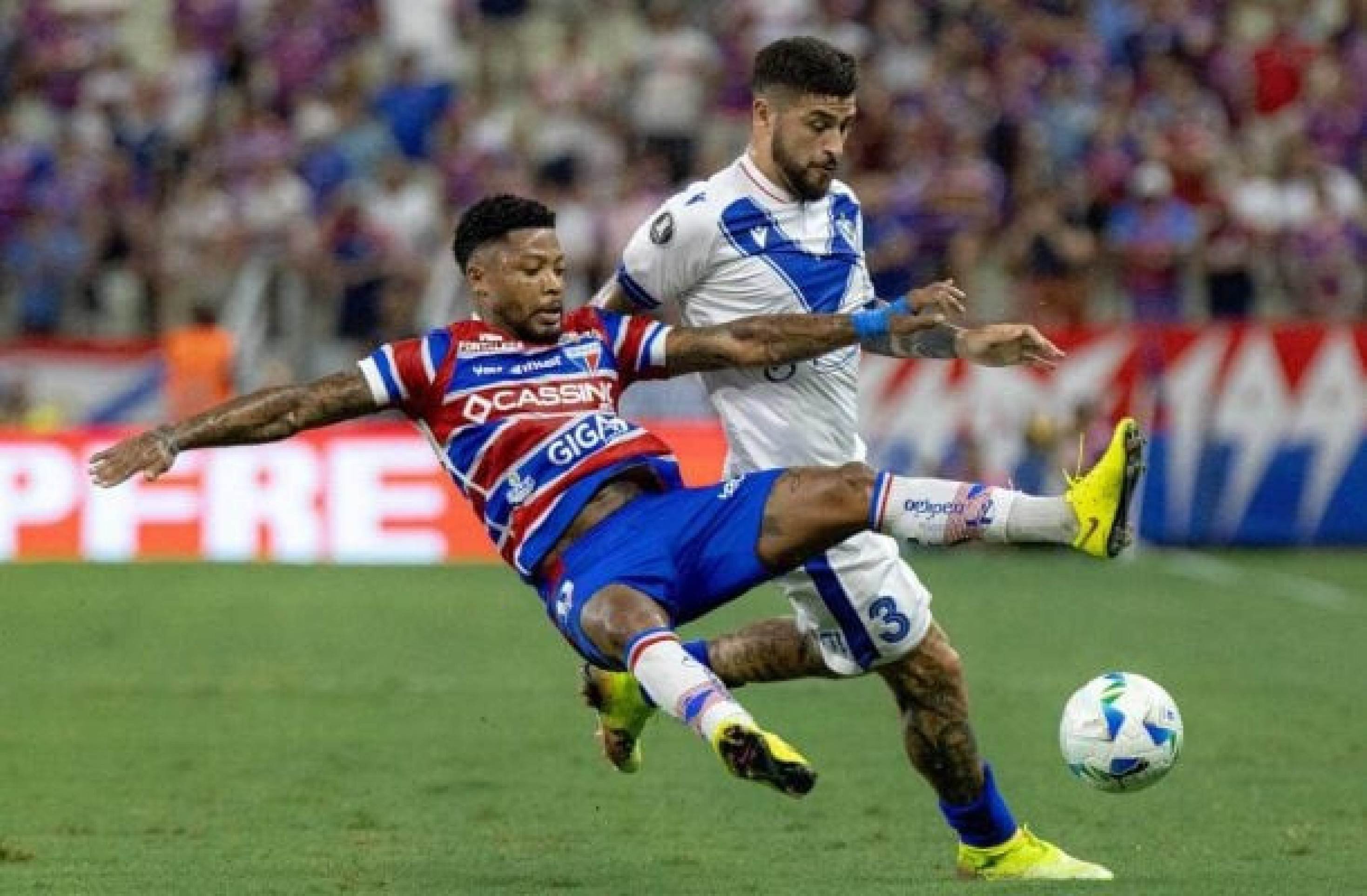 Fortaleza tenta mas não consegue furar retranca e empata em casa com o Vélez pela Libertadores