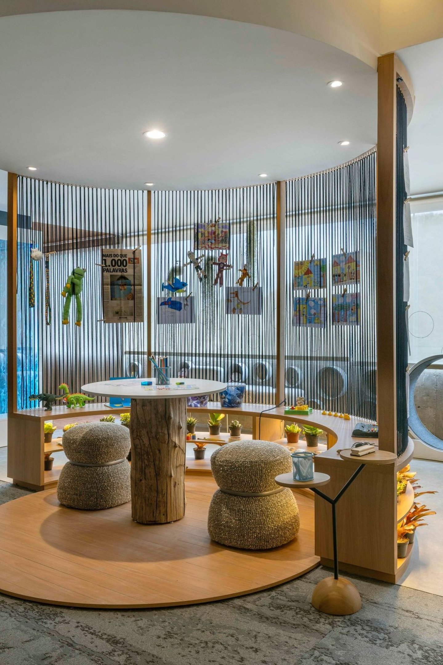 O centro do quarto foi projetado para ser uma área de atividades