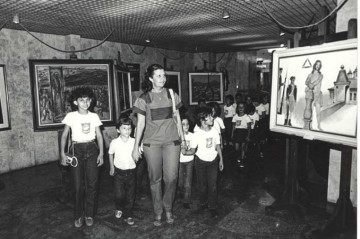 Visita, da escola classe 103 sul, ao museu da CEF