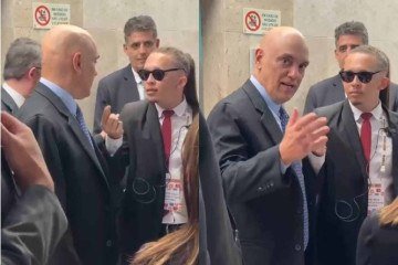 Alexandre de Moraes posa ao lado do humorista Mizael Silva, que se apresenta como "advogado de Xandão", durante evento do STF com influenciadores -  (crédito: Material cedido ao Correio)