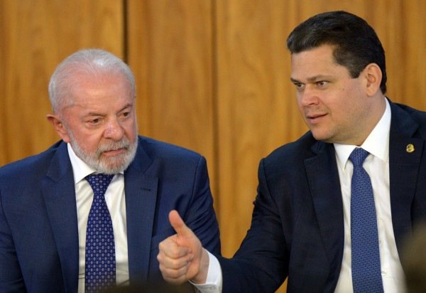 A aproximação com Alcolumbre ocorre depois de um período de desgaste na relação entre o senador e Lula -  (crédito:  Ed Alves CB/DA Press)