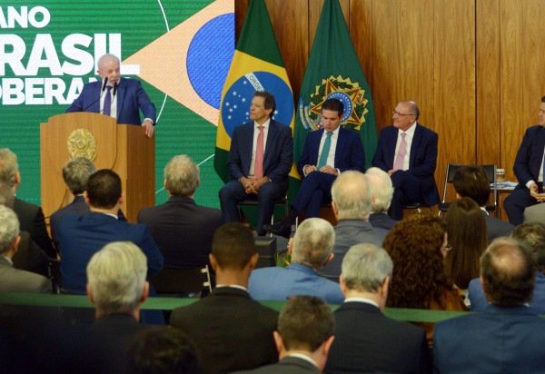  Ed Alves CB/DA Press