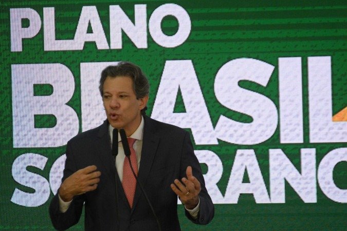 Novo cobra Haddad sobre cumprimento da Lei Magnitsky pelo Banco do Brasil e Caixa