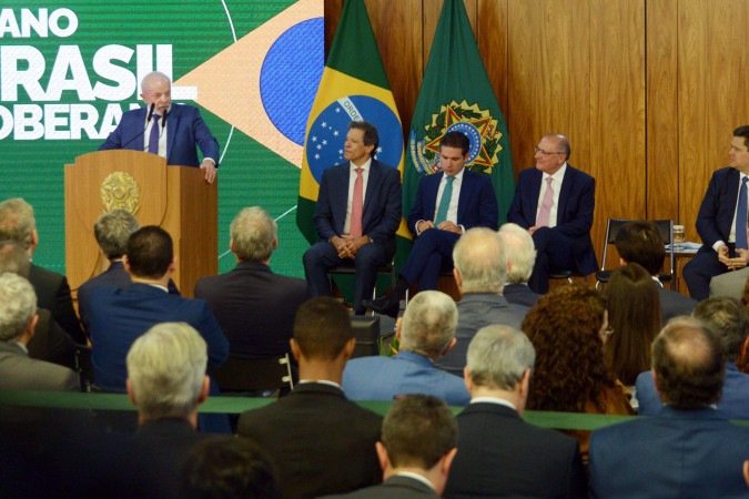  13/08/2025 Ed Alves CB/DA Press. Politica - Plano Brasil Soberano. Presença do Presidente Lula - Presidente do Senado Davi Alcolumbre - Presidente da Camara dos Deputados Hugo Motta - Vice Presidente Gerlado Alckmin - Ministro da Fazenda Fernando Haddad.  -  (crédito:  Ed Alves CB/DA Press)