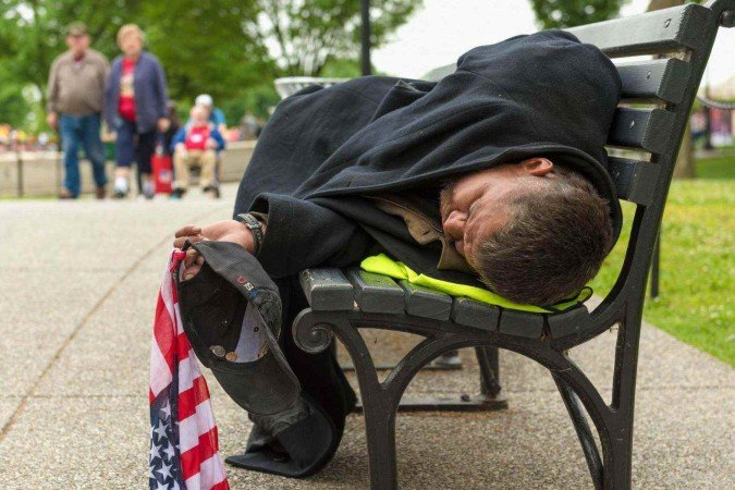 O número de famílias sem-teto com filhos nos Estados Unidos aumentou em 40% no ano passado - (crédito: Los Angeles Times via Getty Images) O número de famílias sem-teto com filhos nos Estados Unidos aumentou em 40% no ano passado - (crédito: Los Angeles Times via Getty Images)