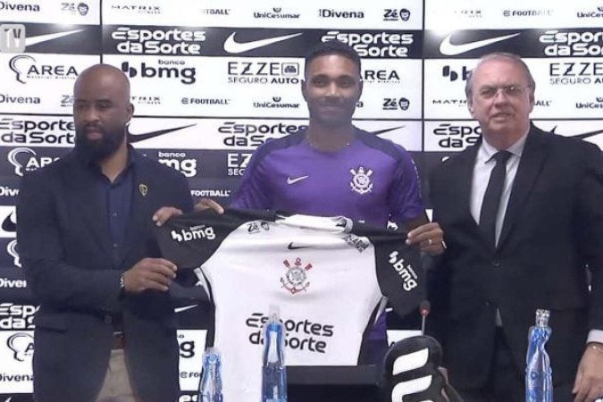 Vitinho é apresentado no Corinthians -  (crédito: Foto: Reprodução / Corinthians TV)