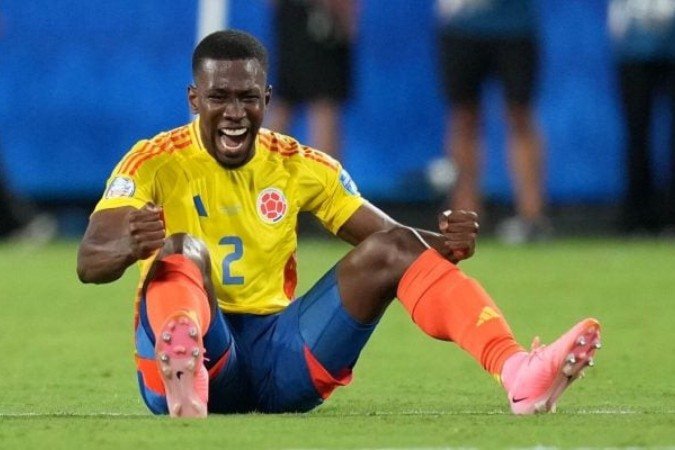 Carlos Cuesta é o plano A entre potenciais contratações do Vasco para a zaga -  (crédito: Foto: Divulgação / Galatasaray)