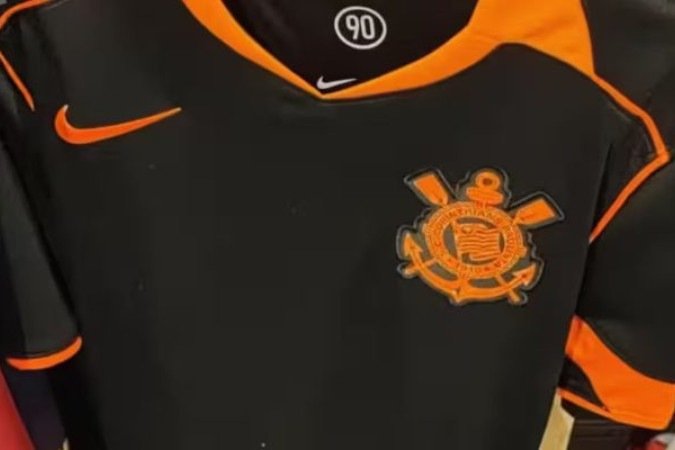 Suposto novo modelo de camisa do Corinthians - (crédito: Foto: Reprodução / Mantos do futebol) Suposto novo modelo de camisa do Corinthians - (crédito: Foto: Reprodução / Mantos do futebol)