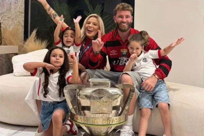 Karoline Lima e Léo Pereira criam seus filhos como irmãos - (crédito: Foto: Reprodução/Instagram) Karoline Lima e Léo Pereira criam seus filhos como irmãos - (crédito: Foto: Reprodução/Instagram)