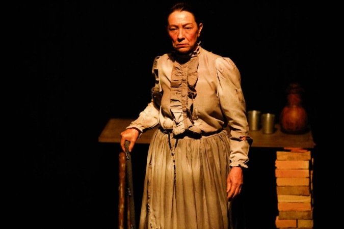 Fátima Braga interpreta matriarca Maria da Graça no espetáculo Anáguas nesse fim de semana - (crédito: Divulgação) Fátima Braga interpreta matriarca Maria da Graça no espetáculo Anáguas nesse fim de semana - (crédito: Divulgação)