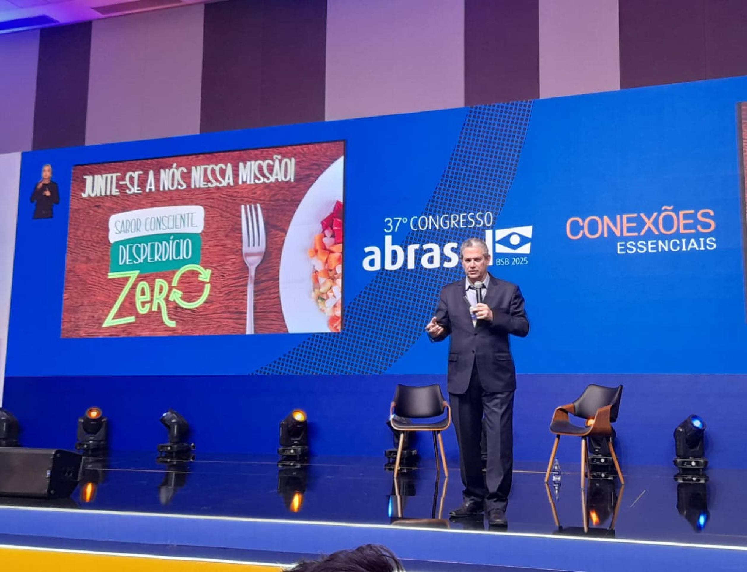 Inovação e sustentabilidade marcam primeiro dia do 37º Congresso Abrasel