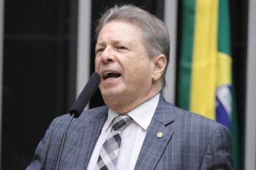 Bibo Nunes (PL-RS) minimizou o impacto econômico do tarifaço: 'Trump ama o Brasil! ‘Ah, mas taxou em 50%’. Taxou por quê? Porque queria chamar a atenção do mundo para o difícil momento em que vivemos' -  (crédito: Kayo Magalhães/Câmara dos Deputados)
