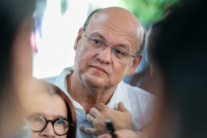 Secretário defende Mais Médicos após ter visto revogado: 