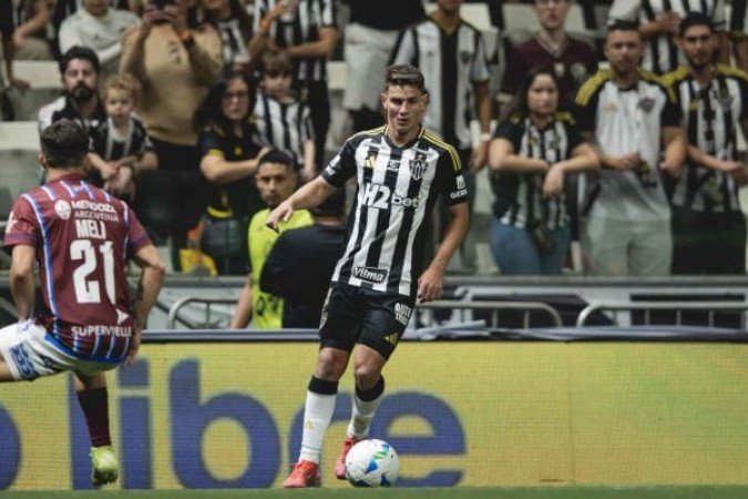 NATANAEL - Teve uma atuação discreta e cometeu uma falta dura que lhe rendeu um cartão amarelo. Foi substituído no início do segundo tempo. NOTA: 5,0. Foto: Pedro Souza/Atlético