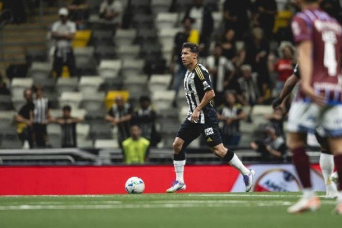 ALAN FRANCO - AtuaÃ§Ã£o muito apagada no meio-campo. NÃ£o conseguiu ajudar na marcaÃ§Ã£o nem na criaÃ§Ã£o, sendo uma peÃ§a nula na pÃ©ssima primeira etapa da equipe. NOTA: 5,0. Foto: Pedro Souza/AtlÃ©tico