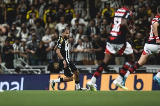 ALEXSANDER - Ajudou a arrumar o meio-campo no segundo tempo. Deu mais combate e segurança ao setor, que havia sido muito vulnerável na primeira etapa. NOTA: 6,5. Foto: Pedro Souza/Atlético