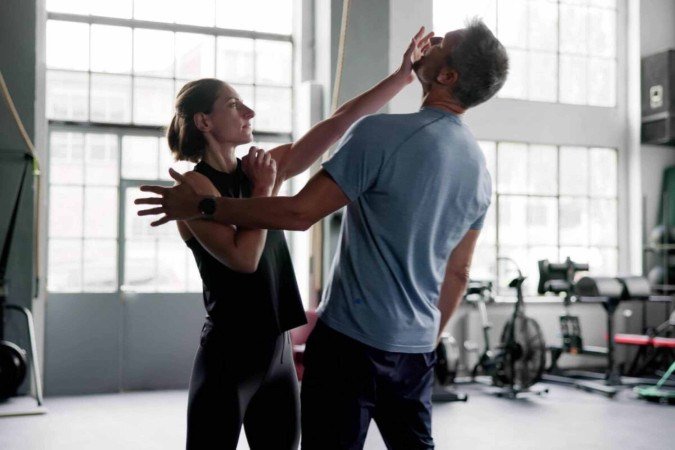 Técnicas de defesa pessoal aumentam a segurança e a capacidade de reação em situações de risco (Imagem: Andrey_Popov | Shutterstock) - (crédito: EdiCase) Técnicas de defesa pessoal aumentam a segurança e a capacidade de reação em situações de risco (Imagem: Andrey_Popov | Shutterstock) - (crédito: EdiCase)