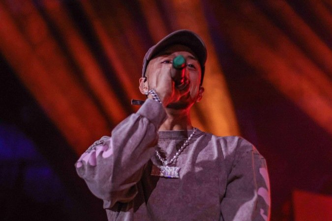 Rapper Teto em apresentação em Brasília