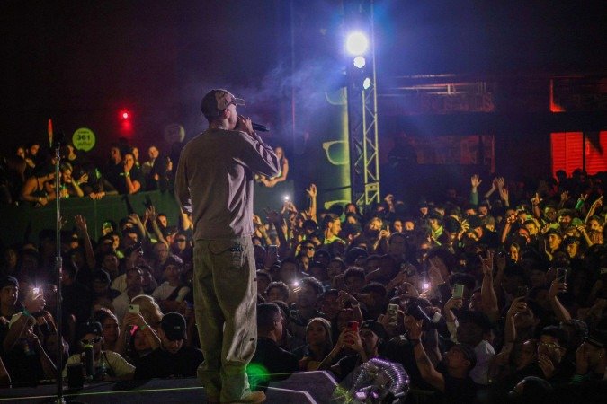 Rapper Teto em apresentação em Brasília