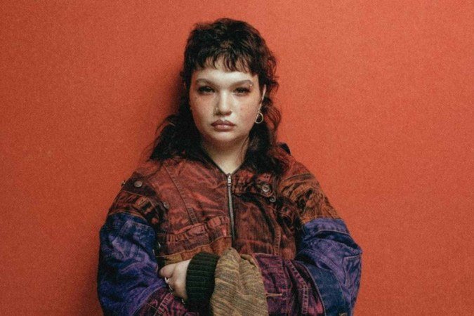 Lola Young
- (crédito: TMJBrazil) Lola Young
- (crédito: TMJBrazil)