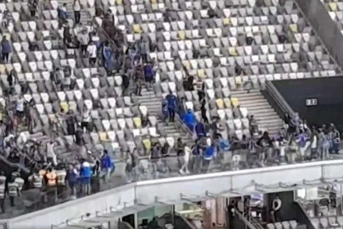 Mais uma vez, acontecem tumultos nos jogos entre sul-americanos - (crédito: Foto: Reprodução) Mais uma vez, acontecem tumultos nos jogos entre sul-americanos - (crédito: Foto: Reprodução)