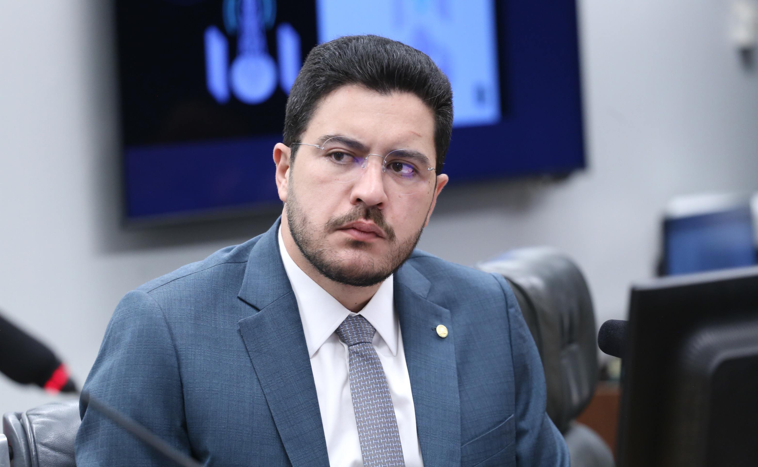 Motta agiliza PL contra adultização