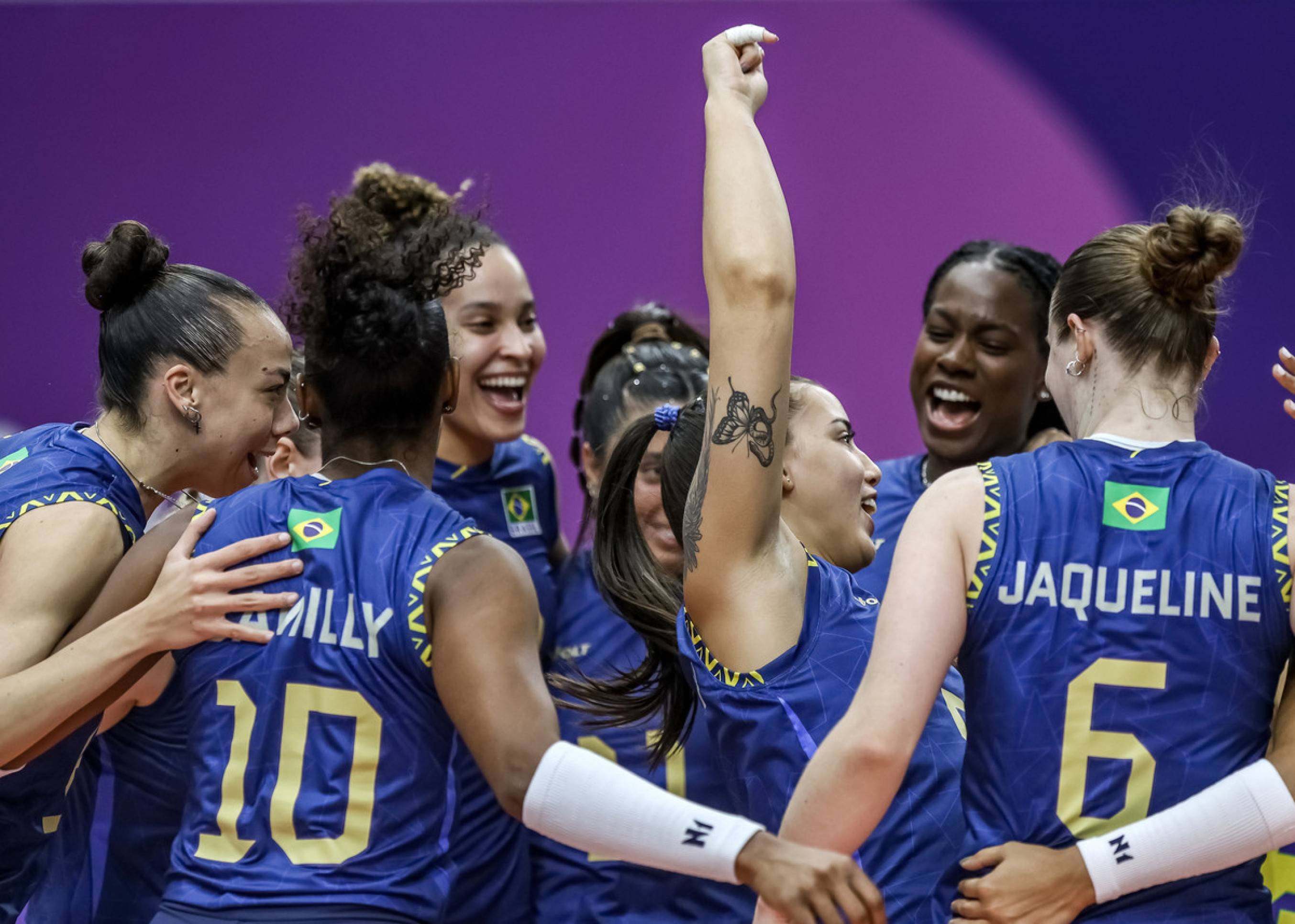 Vôlei feminino: o Time Brasil vence a República Dominicana por 3 sets a 0 e se classifica para a final, que acontece na sexta-feira (15/8)