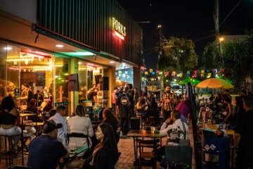 A proposta de um bar no Guará é oferecer um ambiente descontraído, com música ao vivo, promoções e dinâmicas  -  (crédito: Divulgação/Porkis)