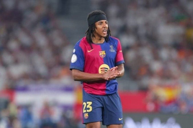 Jules Koundé foi o quarto jogador mais utilizado pelo técnico Hansi Flick na última temporada - (crédito: Foto: Fran Santiago/Getty Images) Jules Koundé foi o quarto jogador mais utilizado pelo técnico Hansi Flick na última temporada - (crédito: Foto: Fran Santiago/Getty Images)