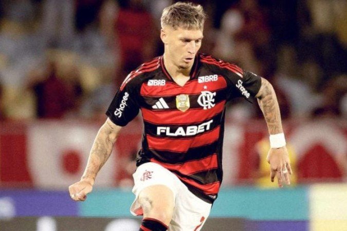 Varela está no Flamengo desde 2022, com três gols e 3 assistências  -  (crédito: Foto: Gilvan de Souza/Flamengo)