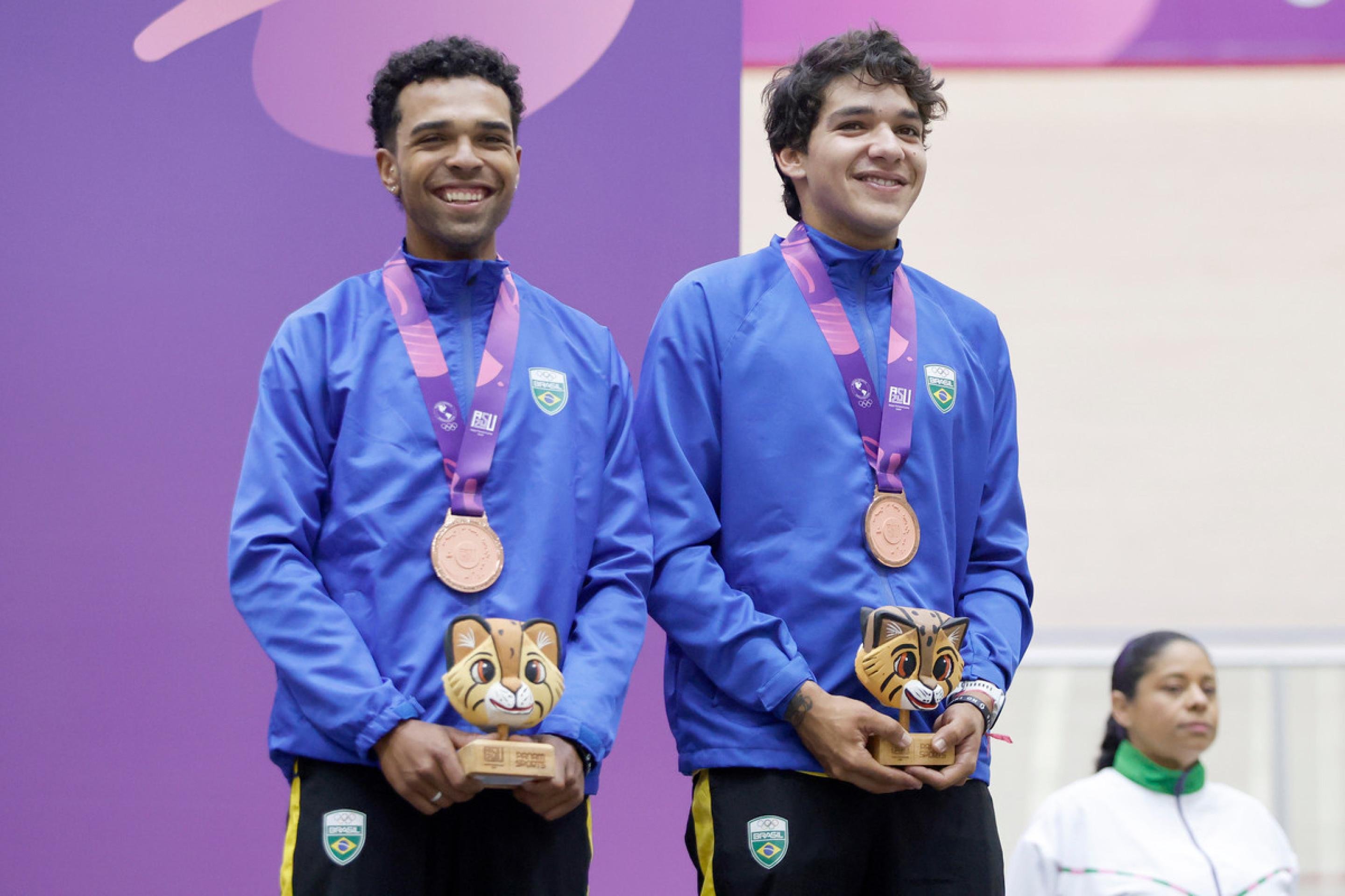 Luan Rodrigues e Pedro Freitas do Time Brasil conquistam a medalha de bronze no ciclismo pista