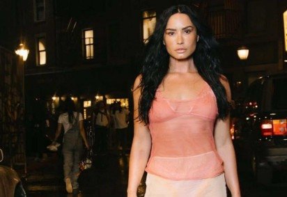 Demi Lovato deve adiar novo álbum e fãs aguardam novidades em 2026 -  (crédito: TMJBrazil) -Demi Lovato deve adiar novo álbum e fãs aguardam novidades em 2026 -  (crédito: TMJBrazil)
