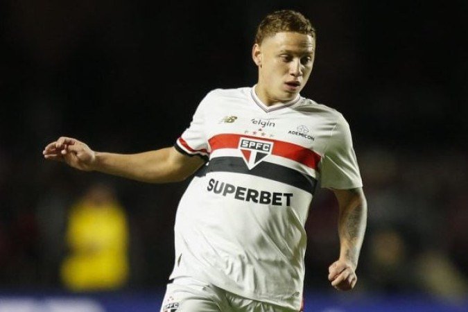 MAIK - É verdade que se mostrou um tanto quanto afobado em algumas jogadas. Mas apareceu muito bem no jogo, principalmente no setor ofensivo. Suas chegadas foram coroadas com o gol salvador aos 46 minutos do segundo tempo. Noite de herói do garoto - Nota: 7,0 - Foto: Miguel Schincariol / São Paulo FC