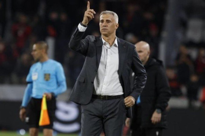 Young falha, e São Paulo de Crespo empata em 2 a 2 com o Sport - (crédito: Foto: Rubens Chiri/Saopaulofc.net) Young falha, e São Paulo de Crespo empata em 2 a 2 com o Sport - (crédito: Foto: Rubens Chiri/Saopaulofc.net)