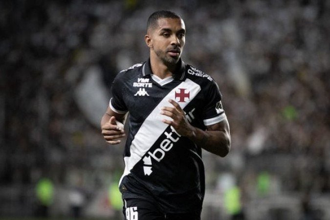 PAULO HENRIQUE - Uma partida espetacular, a começar por ter levado a melhor sobre Neymar. Muita saúde e força para defender e atacar. NOTA 9,0. Foto: Matheus Lima/Vasco