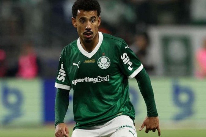 LUCAS EVANGELISTA - Assim como seu companheiro de posição, o volante também conseguiu fazer mais uma boa partida. Ajudou o time fechando os espaços do alvinegro, mas teve dificuldade na criação de jogadas. Nota: 6,5 - Foto: Cesar Greco/Palmeiras