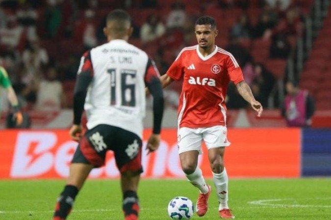 SAMUEL LINO – Outro que mandou bem, ganhando muitas jogadas pelo setor esquerdo e construindo com Arrascaeta as jogadas dos dois primeiros gols. Caiu no segundo tempo, com uma produção inferior à da etapa inicial. NOTA: 7,0   - Foto: Ricardo Duarte / Internacional