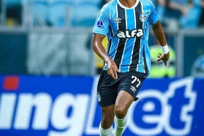 ANDRÉ – Substituiu Cristian Oliveira sem dar muita qualidade ofensiva como o titular, mas sem comprometer. NOTA 5,0 - Foto:  Lucas Uebel / Grêmio