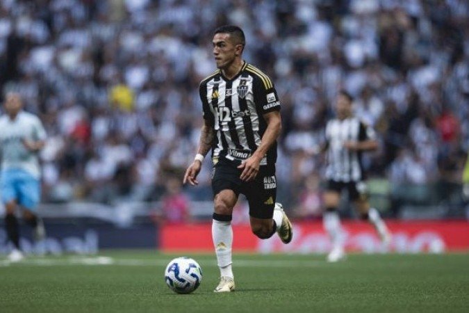 CUELLO – Bastante ativo, procurando, através da velocidade, criar jogadas. Mas foi perdendo força e, no segundo tempo, não conseguiu sucesso diante da boa marcação gremista.  Acabou expulso por falta feia. NOTA: 3,0. Foto:  Pedro Souza / Atlético