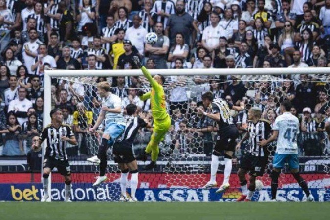 EVERTON - Sem culpa nos gols. Mas a verdade é que fez apenas duas defesas mais difíceis. NOTA 5,5. Foto:  Pedro Souza / Atlético