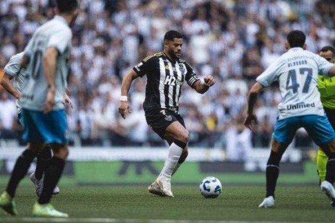 HULK – Ganhou várias disputas contra Kannemann nos primeiros minutos e buscou sair para chamar o jogo. Deu um passe inteligente para o golaço de Scarpa, mas foi figura quase nula na etapa final. NOTA: 5,5. Foto:  Pedro Souza / Atlético