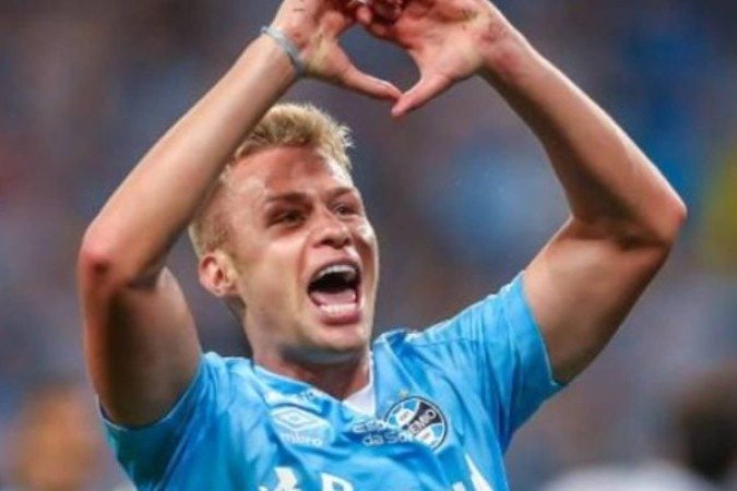 RONALD – Sofreu muito na marcação, principalmente quando Arana avançava. Não por acaso, apareceu pouco na frente. Cresceu no segundo tempo, bem ajustado na defesa. NOTA: 6,0 - Foto:  Lucas Uebel / Grêmio