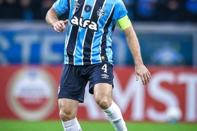 KANNEMANN – Apesar de perder algumas bolas, como uma para Hulk no primeiro tempo por causa da sua pouca velocidade, nas antecipações e pelo alto mandou bem, sendo muito seguro na maioria dos lances. NOTA: 7,0 - Foto:  Lucas Uebel / Grêmio