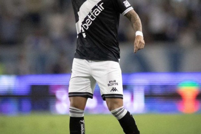 LUCAS FREITAS - Levou a melhor em todas, ainda que tenha dado uma furada feia em lance perigoso do Santos. NOTA 7,5 - Foto: Dikran Sahagian/Vasco