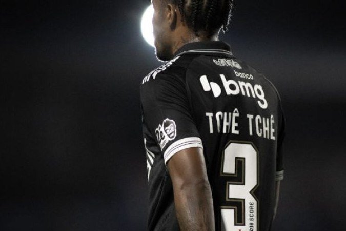 TCHÊ TCHÊ - Já fazia uma excelente partida e ainda foi coroado com um golaço de cavadinha, seu segundo pelo Vasco. NOTA 9,0. Foto: Matheus Lima/Vasco