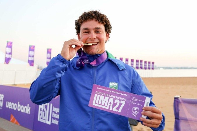 Nas competições de vela na baia da cidade de Encarnación, no Paraguai, Lucas Pes Fonseca conquistou uma medalha de ouro